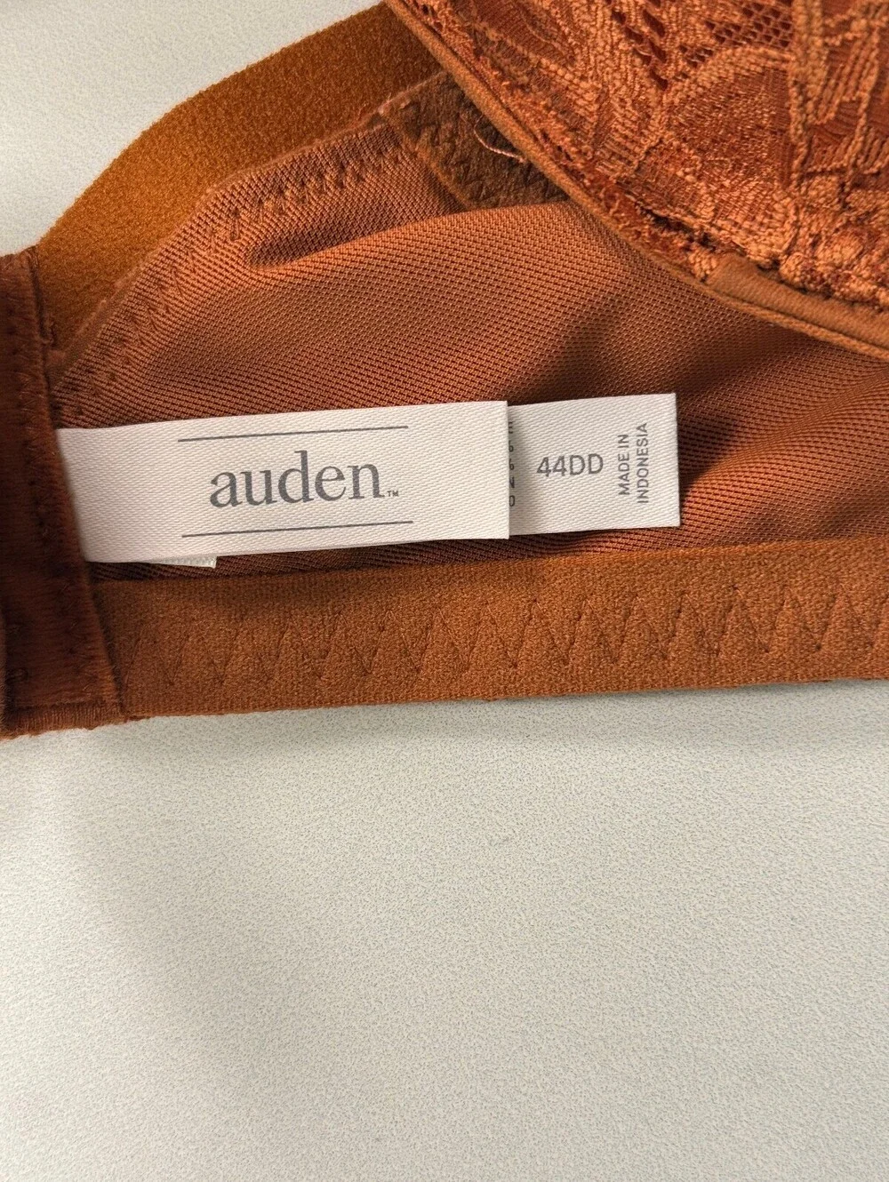 Auden bold flattering